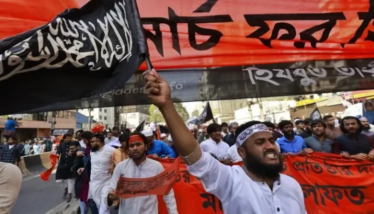 ‘উগ্রবাদের শঙ্কা’ নিয়ে প্রতিবেদন: বাংলাদেশের সরকারের প্রতিক্রিয়া ও বিশ্লেষকদের মন্তব্য